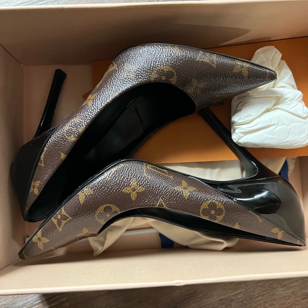 Authentic Louis Vuitton heels size 39